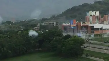 Reportan que policía reprime a manifestantes en Tazajal, Carabobo (+Video) Reportan que policía reprime a manifestantes en Tazajal, Carabobo (+Video)
