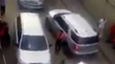 "¡Pa’ afuera!" El Valle sacó a Jorge Rodríguez con bulla y cacerolazo (+Videos)