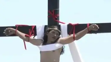 Procesiones y crucifixiones reales en festejos de Viernes Santo (+Video) Procesiones y crucifixiones reales en festejos de Viernes Santo (+Video)