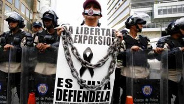 Venezuela usa la censura y hostigamiento para controlar a la prensa, dice SIP