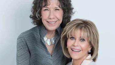 Jane Fonda y Lily Tomlin saborean la tercera edad como "Grace y Frankie"