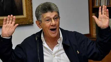 Ramos Allup pidió a los adecos "sacar sus paraguas" para validar el 25 y 26 de marzo