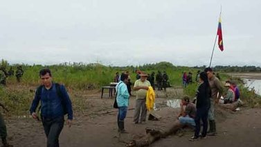 Fuerzas Militares de Colombia garantizaron salida de soldados venezolanos