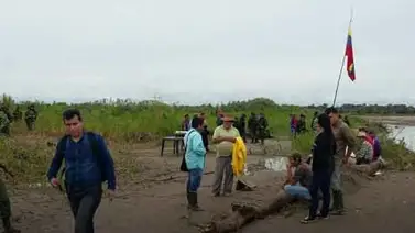 Fuerzas Militares de Colombia garantizaron salida de soldados venezolanos Fuerzas Militares de Colombia garantizaron salida de soldados venezolanos