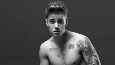 Justin Bieber lució su nuevo y exagerado tatuaje en el abdomen (+Fotos)
