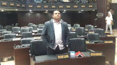 Diputado Clark afirma que con aprobación de acuerdo la AN "traiciona a la patria"