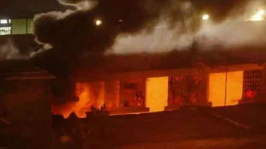 Al menos dos muertos deja un incendio en cárcel de Lima