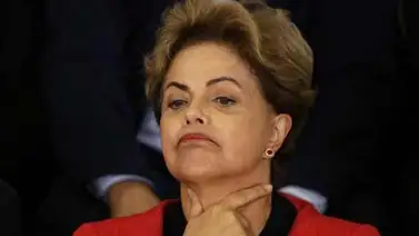 Dilma Rousseff niega que campaña recibiera fondos ilegales Dilma Rousseff niega que campaña recibiera fondos ilegales