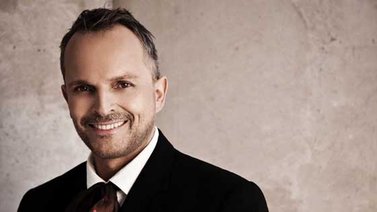 Miguel Bosé hará una escala en Colombia con su gira "Estaré"