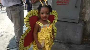 Padres venezolanos hacen disfraces de reciclaje debido a la crisis (+Video) Padres venezolanos hacen disfraces de reciclaje debido a la crisis (+Video)