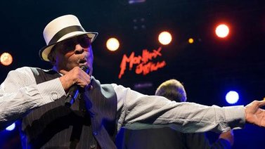 Fallece el cantante de jazz Al Jarreau a los 76 años