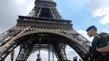 Rodearán la Torre Eiffel con muros de cristal blindado