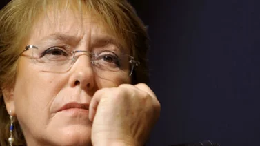 Bachelet afirma que perseguir a responsables de incendios es una prioridad