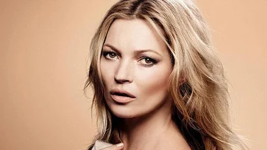 Kate Moss responde carta de una fan 23 años después de que se la enviara