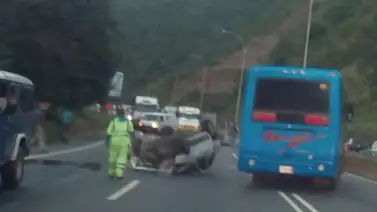 Accidente vehicular deja saldo de dos heridos en la Gran Mariscal de Ayacucho (+Tuits) Accidente vehicular deja saldo de dos heridos en la Gran Mariscal de Ayacucho (+Tuits)