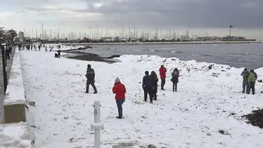 La nieve llega de forma insólita a la costa mediterránea española (+Video) La nieve llega de forma insólita a la costa mediterránea española (+Video)