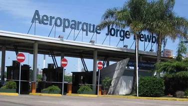 Desalojan terminal de aeropuerto Jorge Newbery de Buenos Aires por incendio