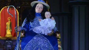 Con cantos, alabanzas y plegarias feligreses acompañan a la Divina Pastora