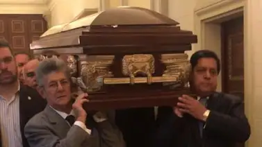 Asamblea Nacional rindió honores al expresidente Octavio Lepage este domingo (+Video y fotos) Asamblea Nacional rindió honores al expresidente Octavio Lepage este domingo (+Video y fotos)