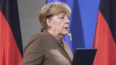 Merkel condena el atentado "inhumano y alevoso" de Estambul