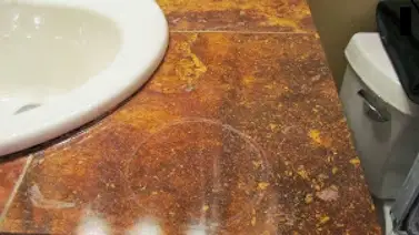 Granito: qué lo mancha y como eliminarlas Granito: qué lo mancha y como eliminarlas