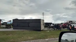 Se volcó gandola en la Autopista Regional del Centro a la altura de Aragua (+Detalles)