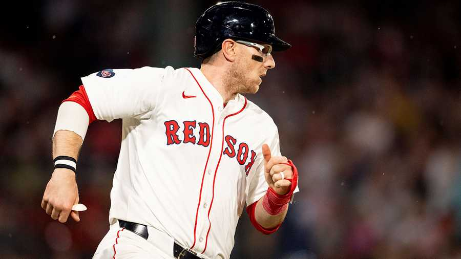 El pelotero Danny Jansen batirá récord al jugar en dos equipos en un mismo partido