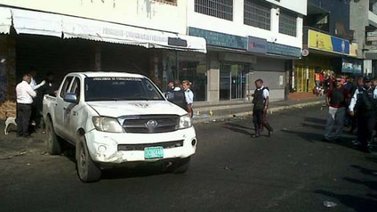 Un policía y un delincuente muertos tras robo frustrado en cola de banco