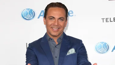Esto es lo que le gusta a Cristian Castro que le hagan en la cama