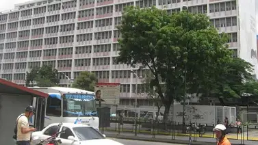 Hallan dos cuerpos sin vida detrás de la Maternidad Concepción Palacios Hallan dos cuerpos sin vida detrás de la Maternidad Concepción Palacios