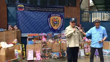 PNB decomisa mercancía navideña y juguetes en galpón de San Antonio de Los Altos PNB decomisa mercancía navideña y juguetes en galpón de San Antonio de Los Altos