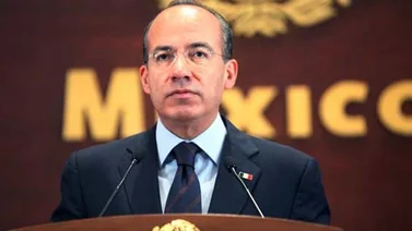 Expresidente Felipe Calderón llama a no legitimar represión de Maduro