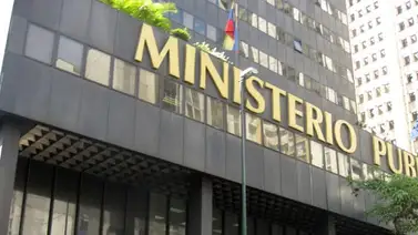 Fiscal investiga lanzamiento de artefactos explosivos contra sede del CNE Fiscal investiga lanzamiento de artefactos explosivos contra sede del CNE