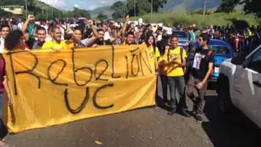 Estudiantes de la Universidad de Carabobo protestan por suspensión del revocatorio (+Fotos) Estudiantes de la Universidad de Carabobo protestan por suspensión del revocatorio (+Fotos)