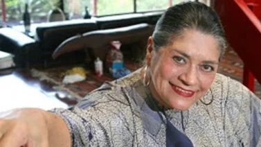 Así interpretó Soledad Bravo el himno nacional en la marcha de las mujeres resteadas (+Audio)