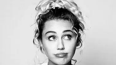 Miley Cyrus se dejó tocar su zona intima por sus fans (+Video) Miley Cyrus se dejó tocar su zona intima por sus fans (+Video)