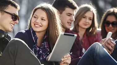 "Phubbing", nomofobia, cibercondría o síndrome Google "Phubbing", nomofobia, cibercondría o síndrome Google