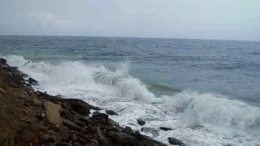 Continúan restricciones en playas de Vargas por paso de Matthew