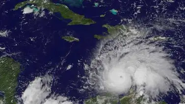 Huracán Matthew desciende a categoría 4 y se mantiene alerta para Jamaica (+Video) Huracán Matthew desciende a categoría 4 y se mantiene alerta para Jamaica (+Video)