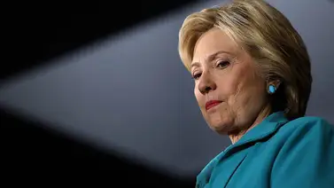 Clinton acusa a Trump de violar leyes de EEUU al explorar negocios en Cuba Clinton acusa a Trump de violar leyes de EEUU al explorar negocios en Cuba