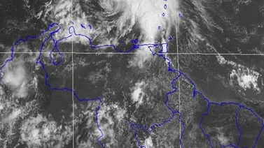 Matthew pasó a categoría 2 y se desplaza al noroeste del país