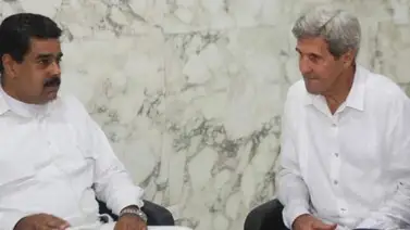 Kerry increpó a Maduro por estadounidense preso durante encuentro en Colombia Kerry increpó a Maduro por estadounidense preso durante encuentro en Colombia