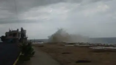 En Vargas reportan mar de leva en la zona de la costa (+Fotos) En Vargas reportan mar de leva en la zona de la costa (+Fotos)