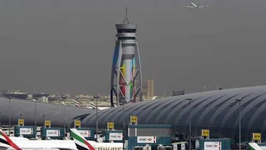 Un dron paraliza el aeropuerto de Dubái durante media hora