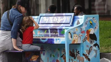 Pianos en la calle son tremendo éxito en Boston
