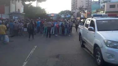 Reportan cierre de avenida Sucre en Catia por falta de unidades Sitssa