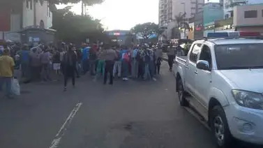 Reportan cierre de avenida Sucre en Catia por falta de unidades Sitssa Reportan cierre de avenida Sucre en Catia por falta de unidades Sitssa