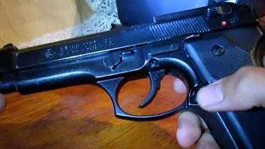 Le dispararon mientras cenaba