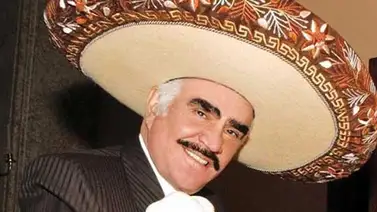 Charro mexicano Vicente Fernández da su apoyo a Clinton con un corrido Charro mexicano Vicente Fernández da su apoyo a Clinton con un corrido