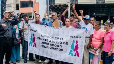 Pensionados exigen promulgación de ley de alimentos y medicinas (+Fotos) Pensionados exigen promulgación de ley de alimentos y medicinas (+Fotos)